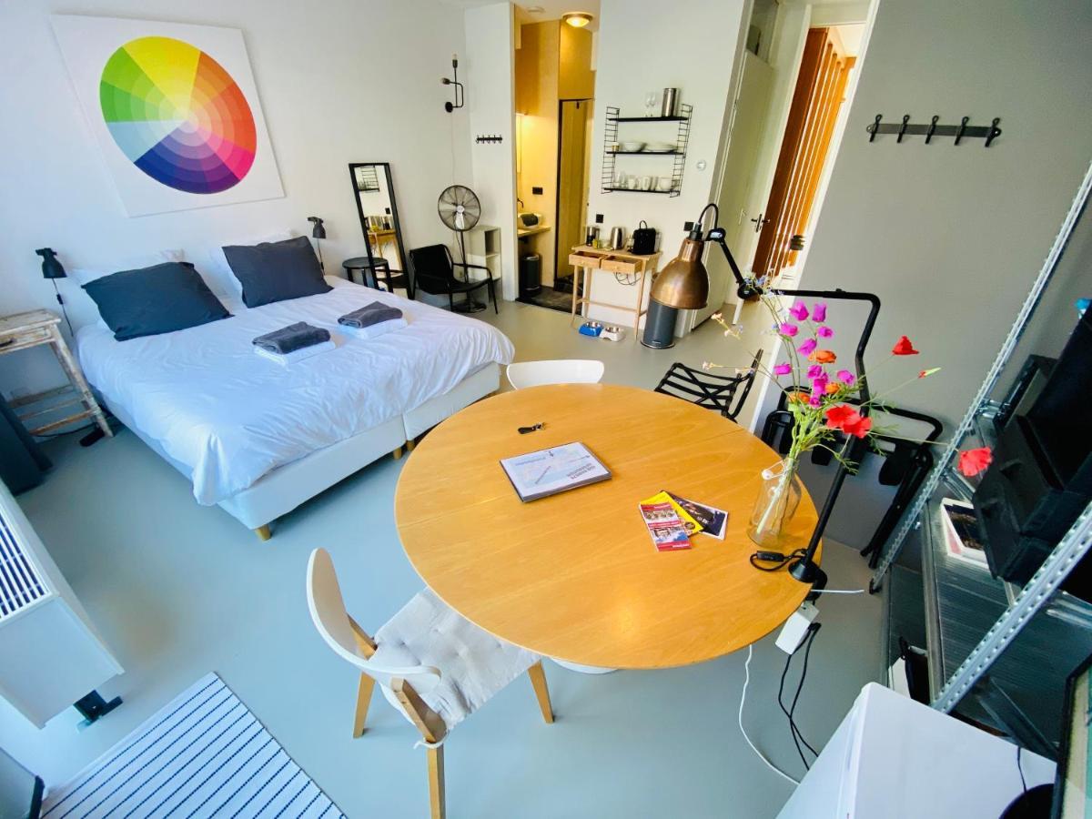 Private Studio With Free Car Parking Bed & Breakfast Amsterdam Exterior photo