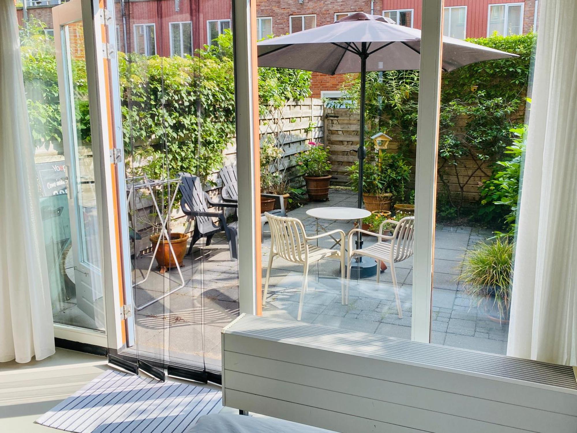 Private Studio With Free Car Parking Bed & Breakfast Amsterdam Exterior photo